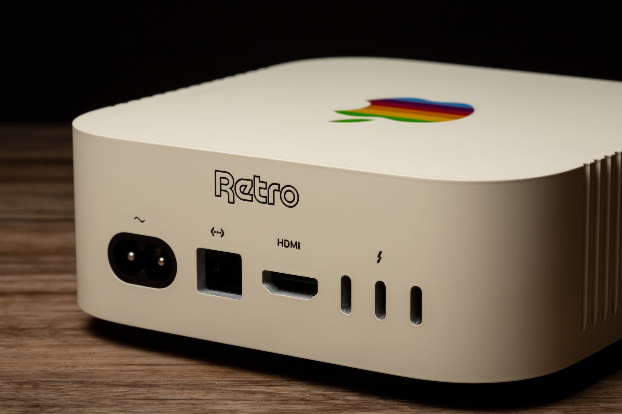 Mac Mini Retro - Light Ports